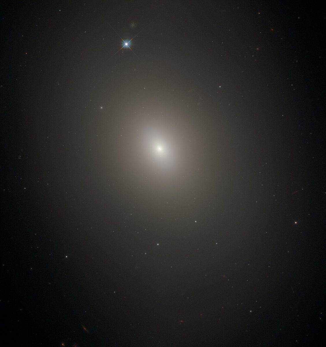 Photograph of M85, a lenticular galaxy in Coma Berenices