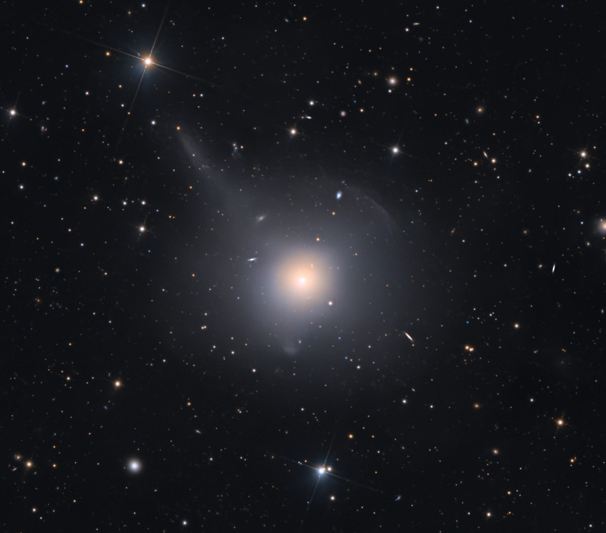 Photograph of M89, an elliptical galaxy in Virgo