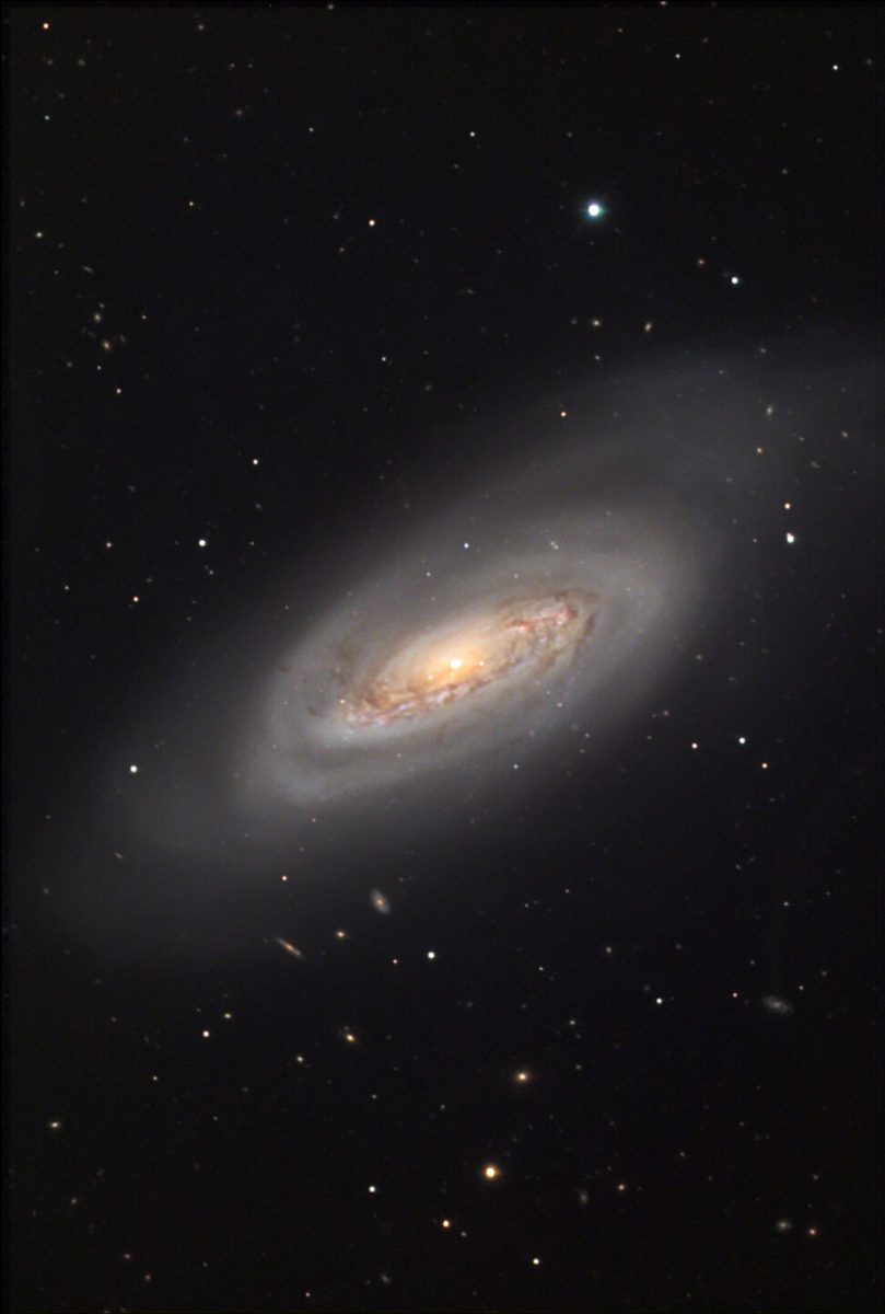 Photograph of M90, a spiral galaxy in Virgo